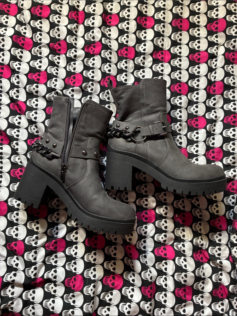 Grey heeled boots with chain